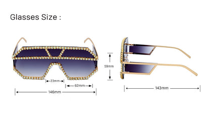Handgefertigte Sonnenbrille mit großem Rahmen und Strasssteinen 