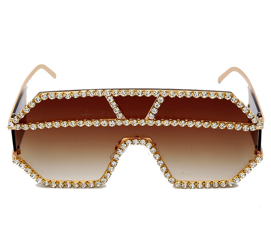Handgefertigte Sonnenbrille mit großem Rahmen und Strasssteinen 