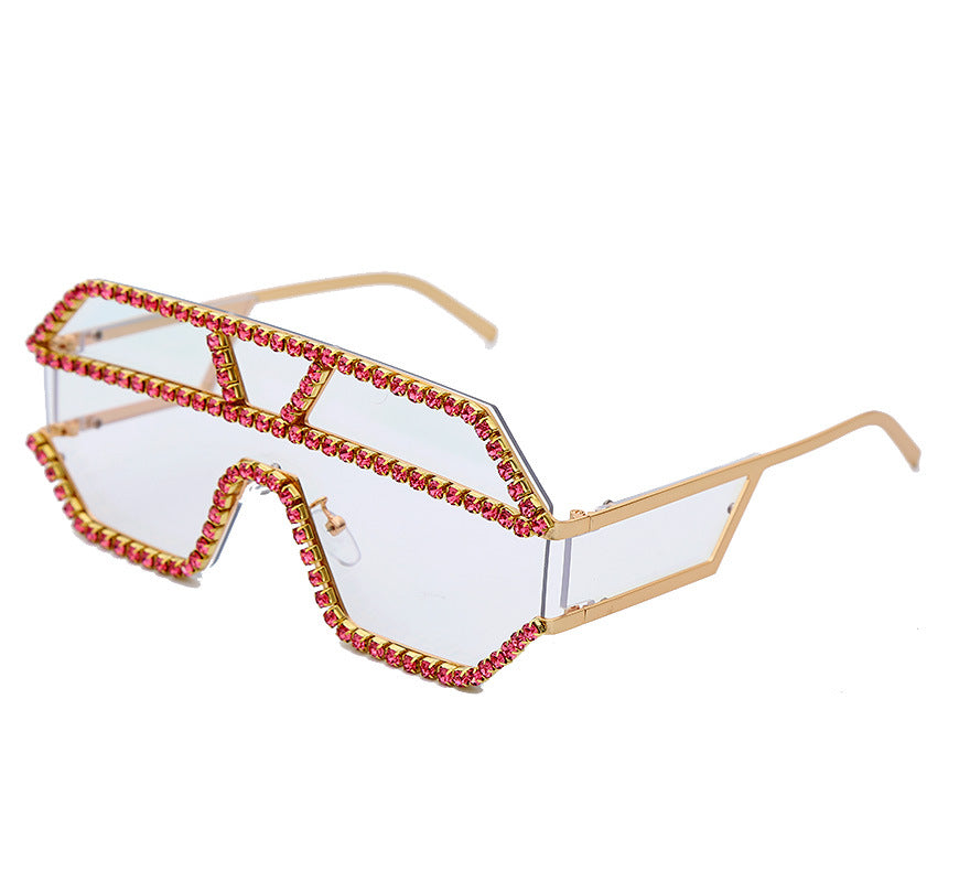 Handgefertigte Sonnenbrille mit großem Rahmen und Strasssteinen 