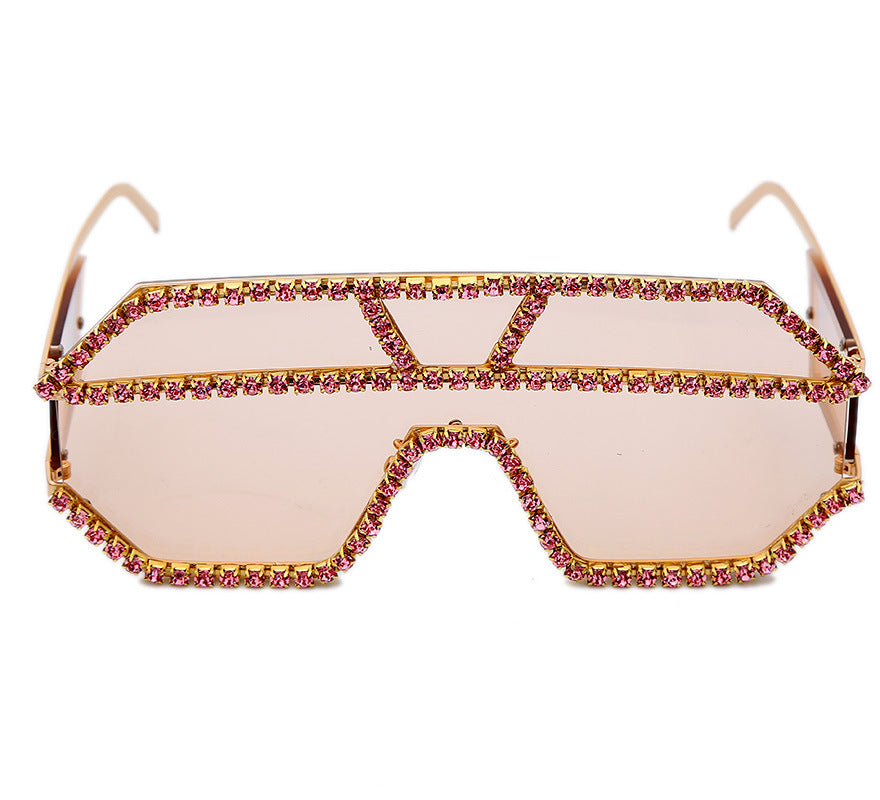 Handgefertigte Sonnenbrille mit großem Rahmen und Strasssteinen 