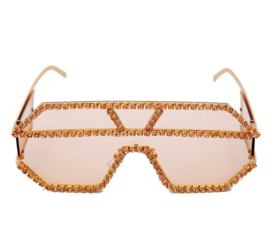 Handgefertigte Sonnenbrille mit großem Rahmen und Strasssteinen 