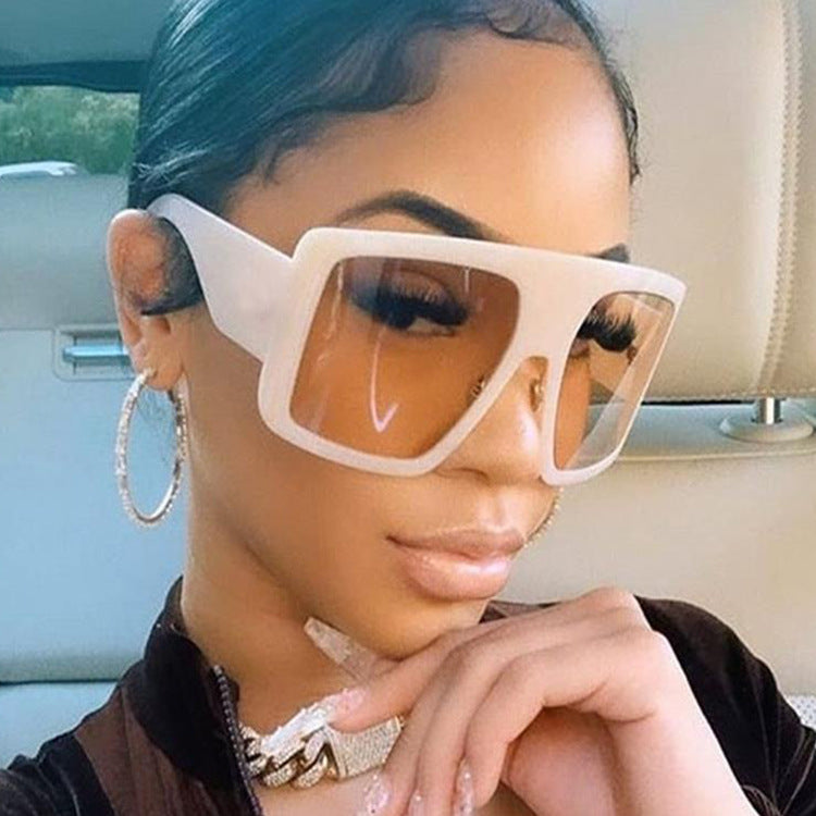 Quadratische Strandsonnenbrille für Damen mit großem Rahmen