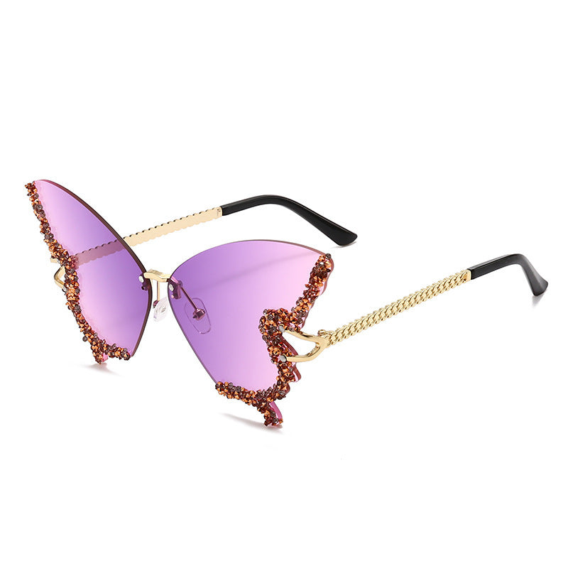 Butterfly shaped diamond free sunglasses