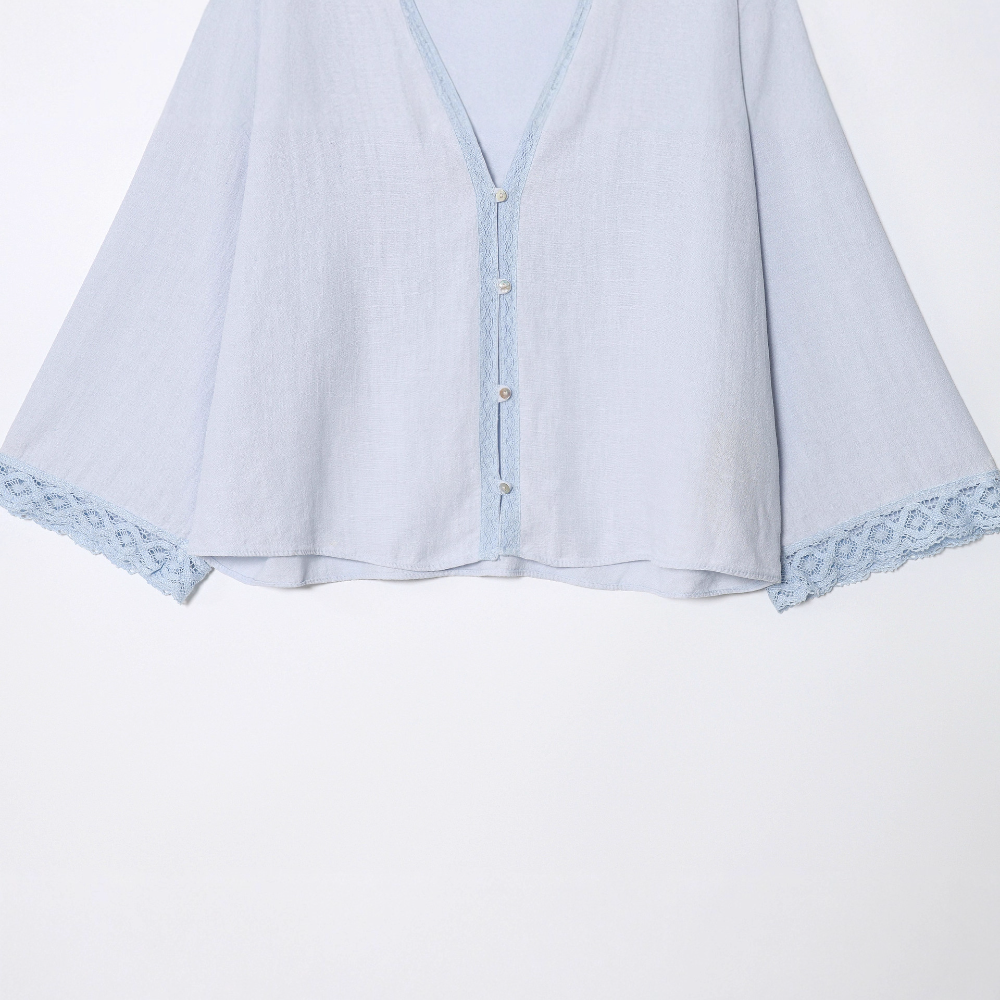 Lace-Trimed V-Neck Short Loose Shirt